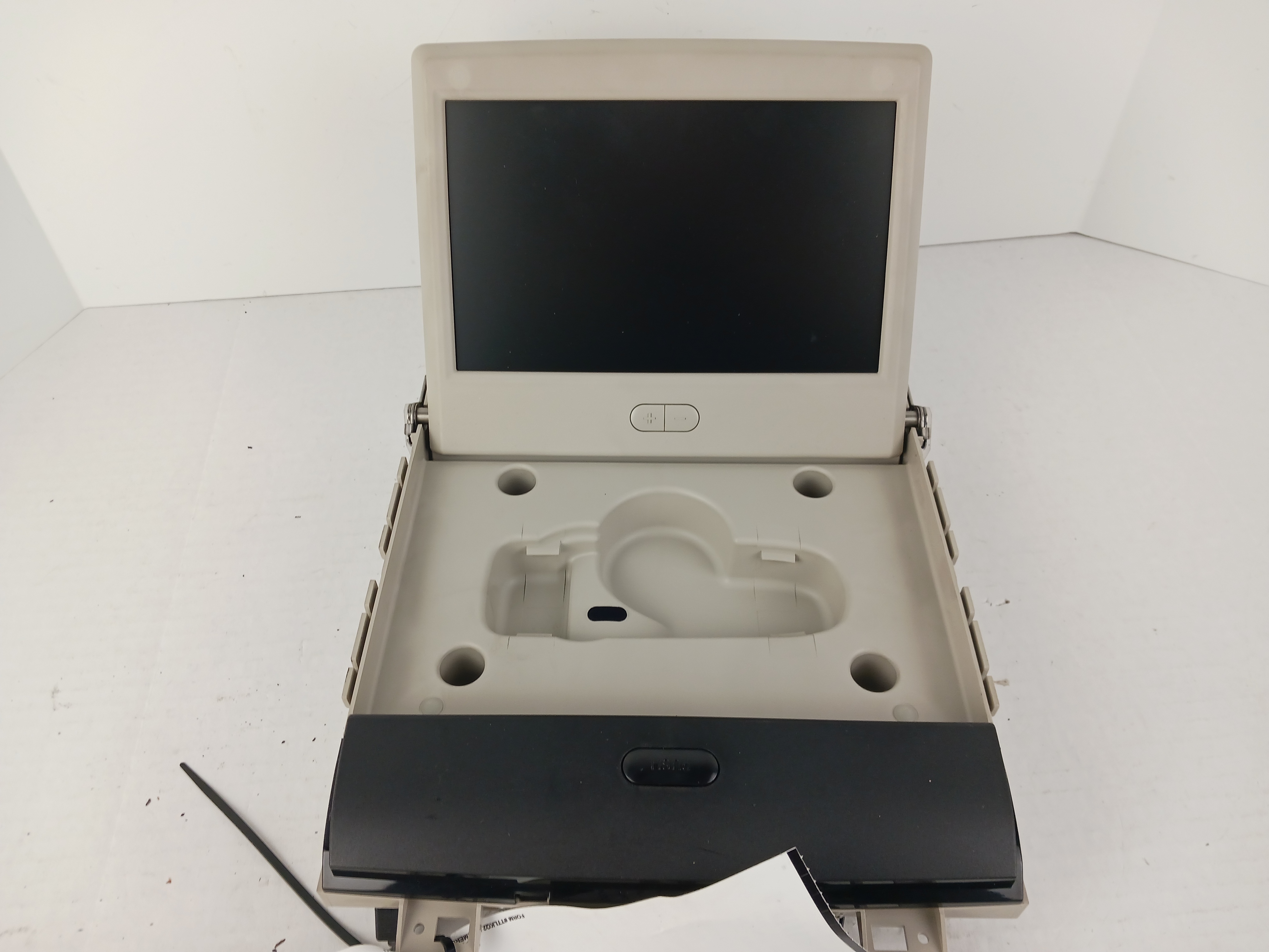 Pre-Owned 11 12 13 14 15 Dodge Caravan Rear Roof Mounted DVD Player Screen OEM (Good)