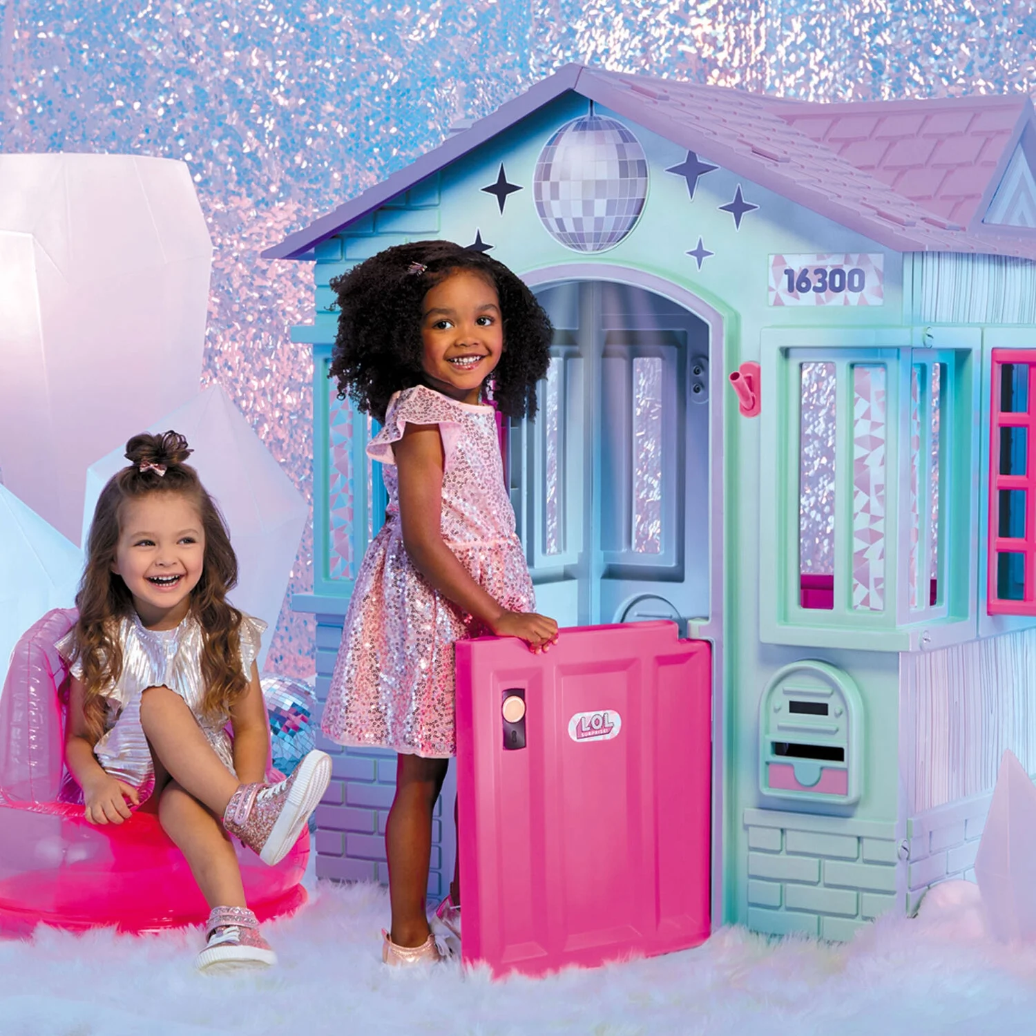 Little Tikes LOL Surprise! Winter Disco Cottage