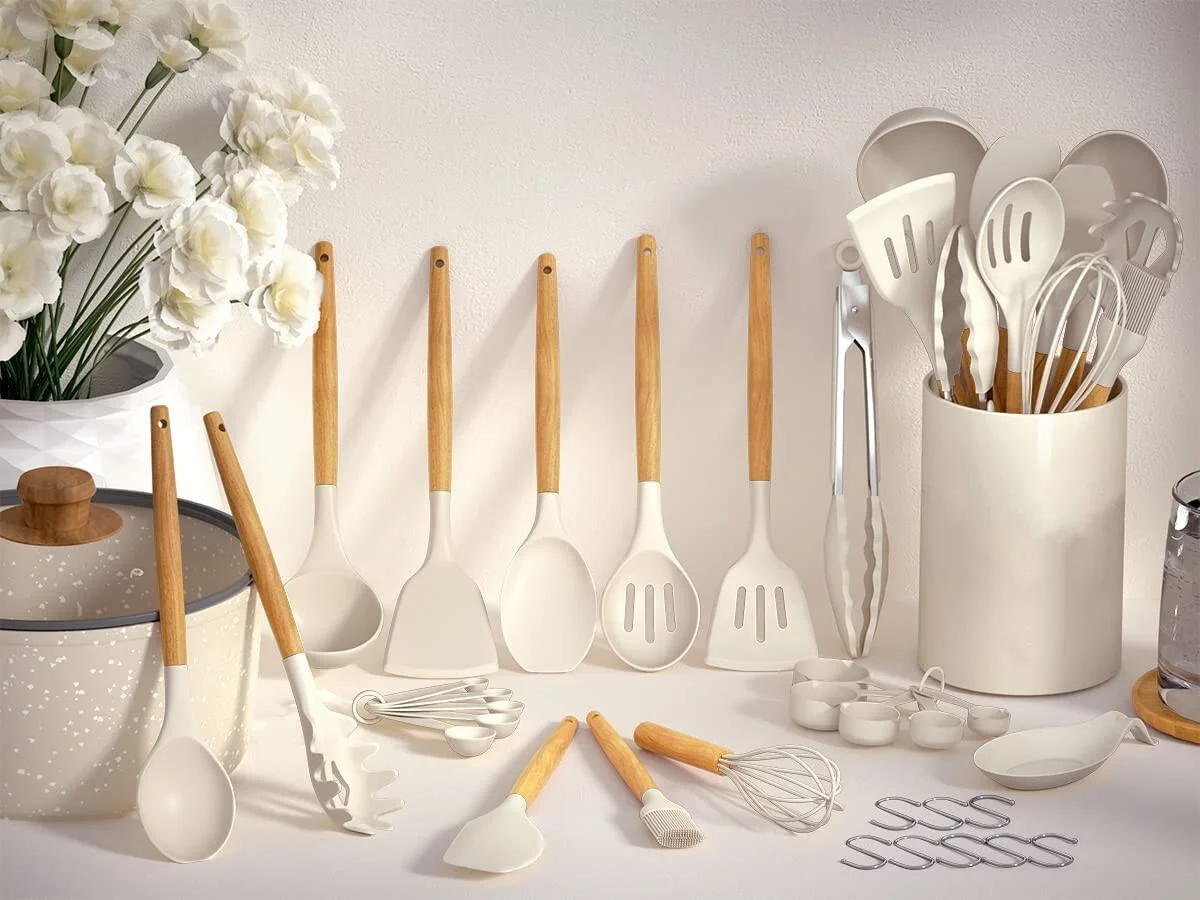 Kitchen Cooking Utensils Set, 33 pcs Non-Stick Silicone Cooking Kitchen Utensils Spatula Set with Holder, Wooden Handle Silicone Kitchen Gadgets Utensil Set (Khaki)