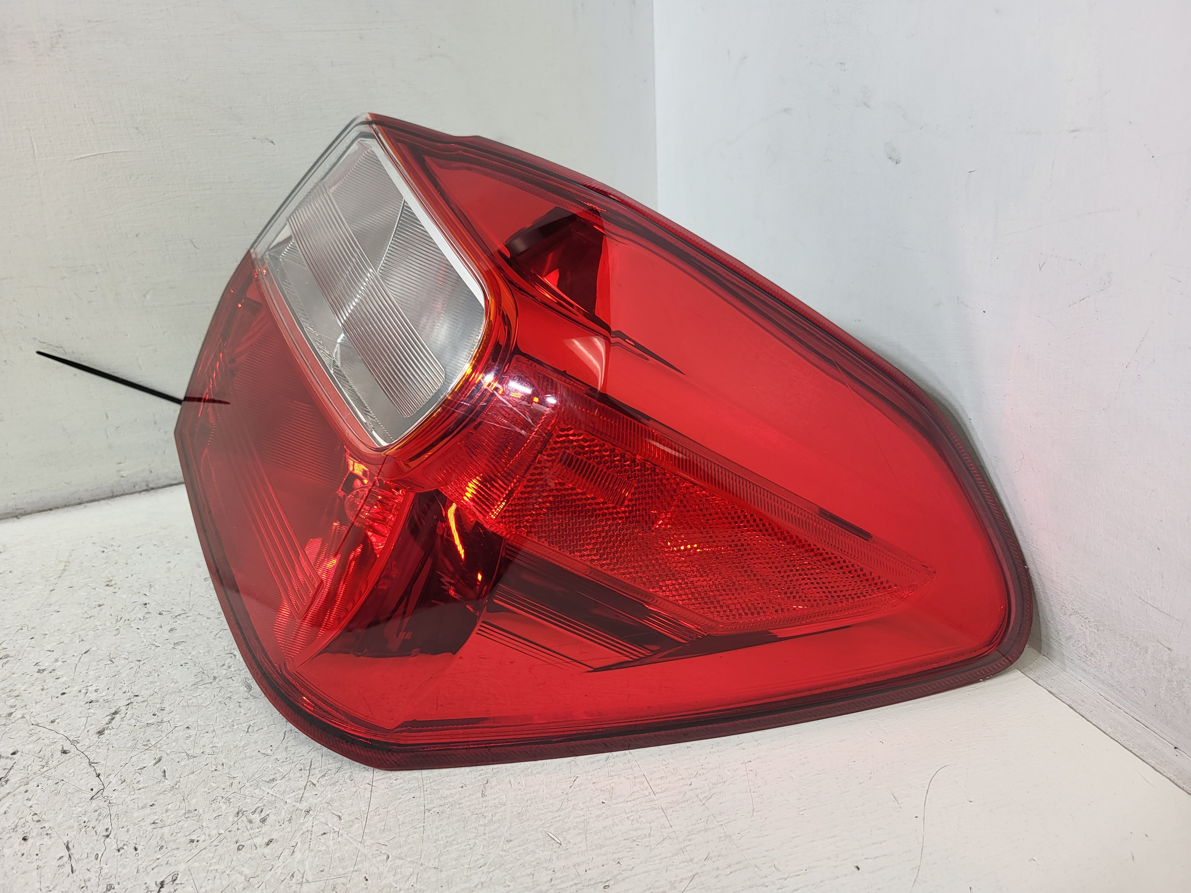 Pre-Owned 2015-2016 Subaru Impreza Passenger Side RH Tail Light Lamp OEM LKQ (Good)