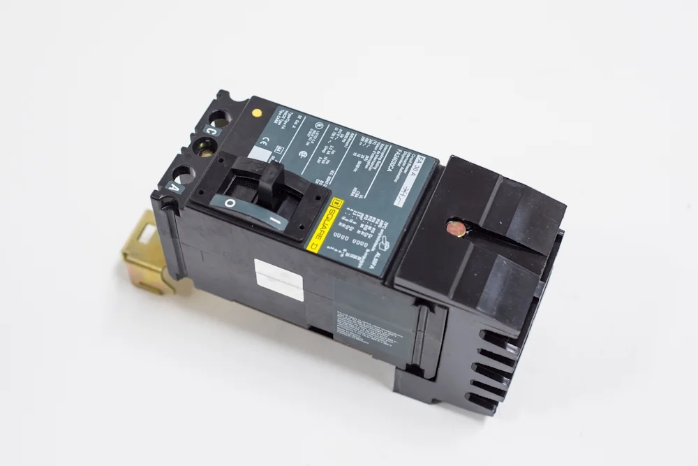 30A 2P 600V BC PHASE CIRCUIT BREAKER