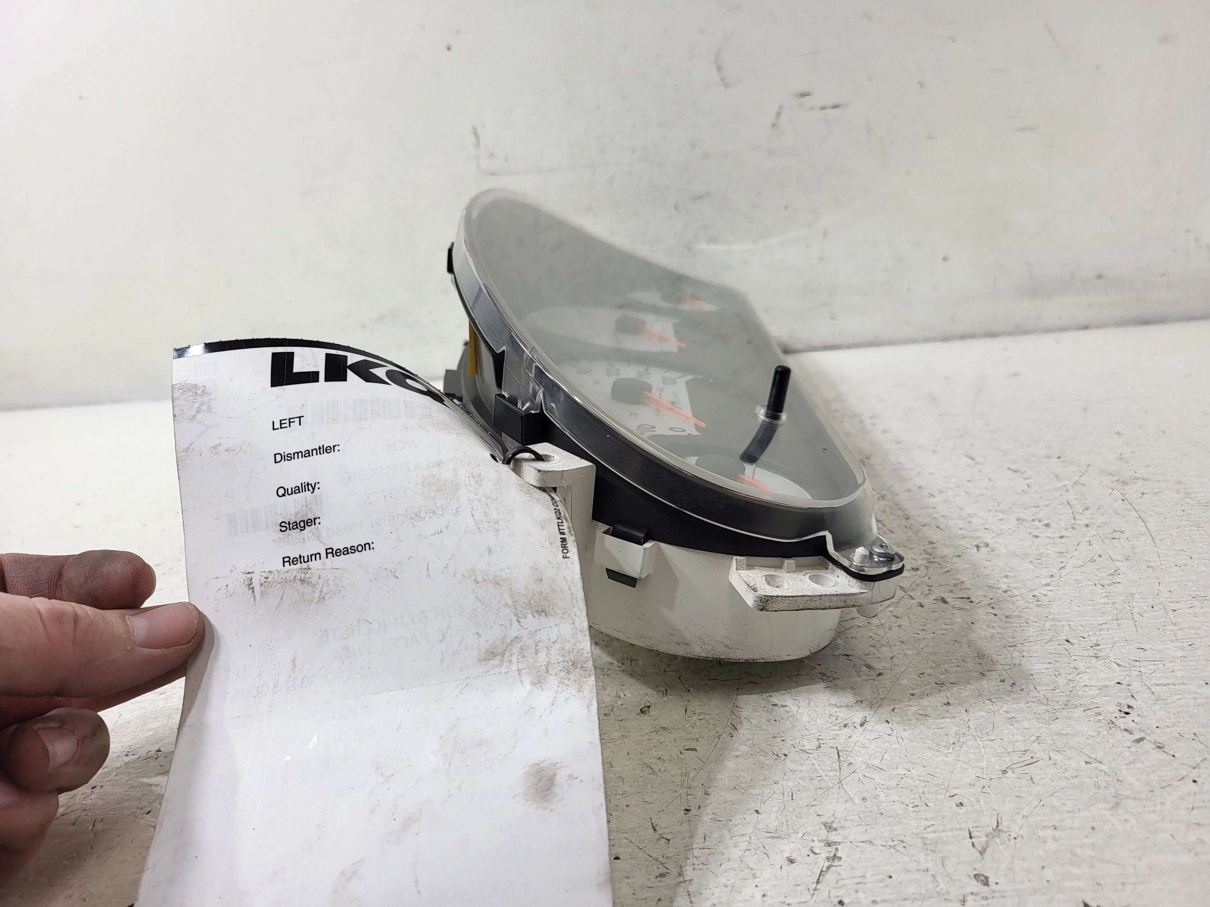 Pre-Owned 2006-2007 Dodge Caravan Speedometer Speedo Cluster 112k Miles OEM LKQ (Good)