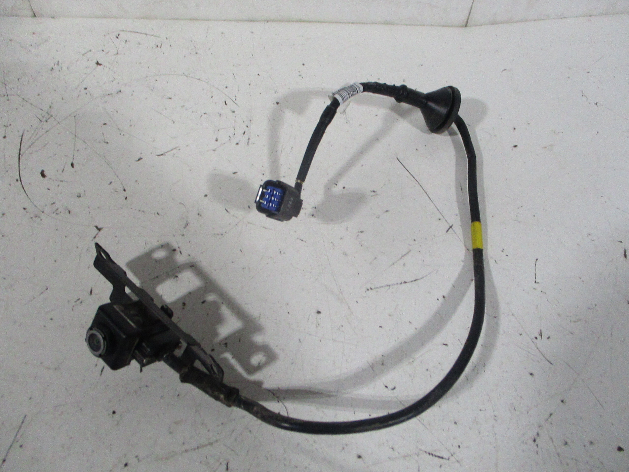 Pre-Owned 17-19 Kia Soul Rear Gate Mounted Back Up Camera OEM LKQ (Good)