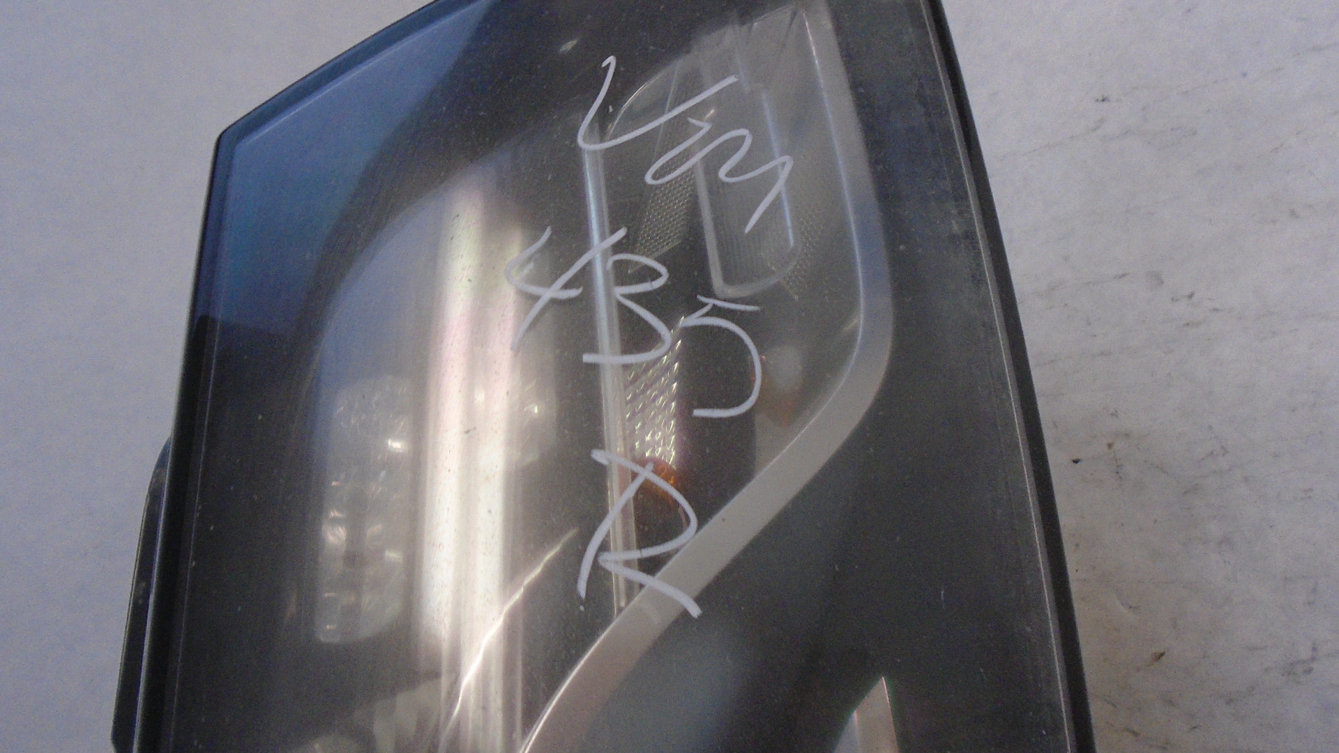 Pre-Owned 2009 Audi Q5 Right Passenger Head Light Lamp Xenon HID BQ3 OEM LKQ (Good)