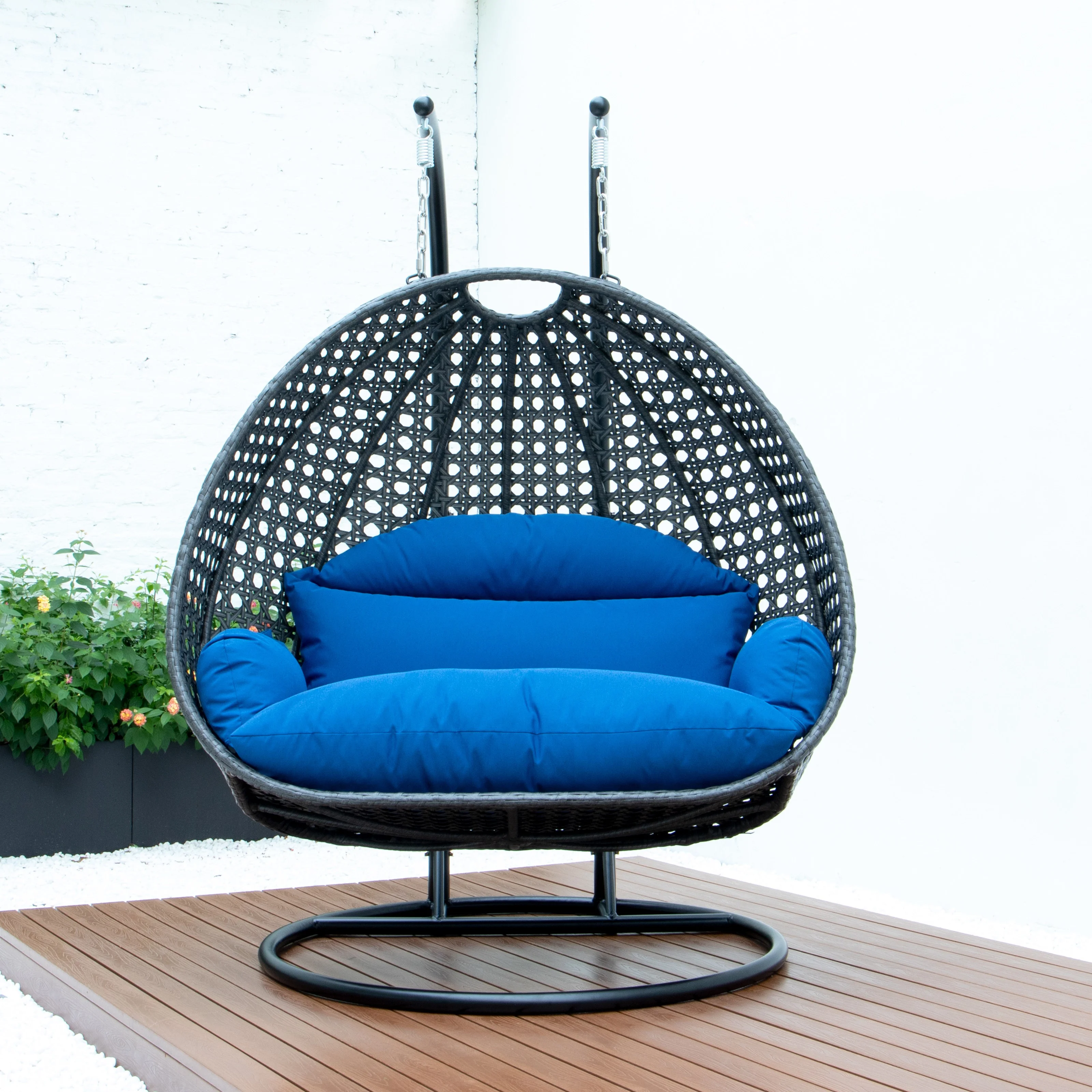 LeisureMod Charcoal Wicker Hanging 2 person Egg-Shaped Swing Chair, Blue