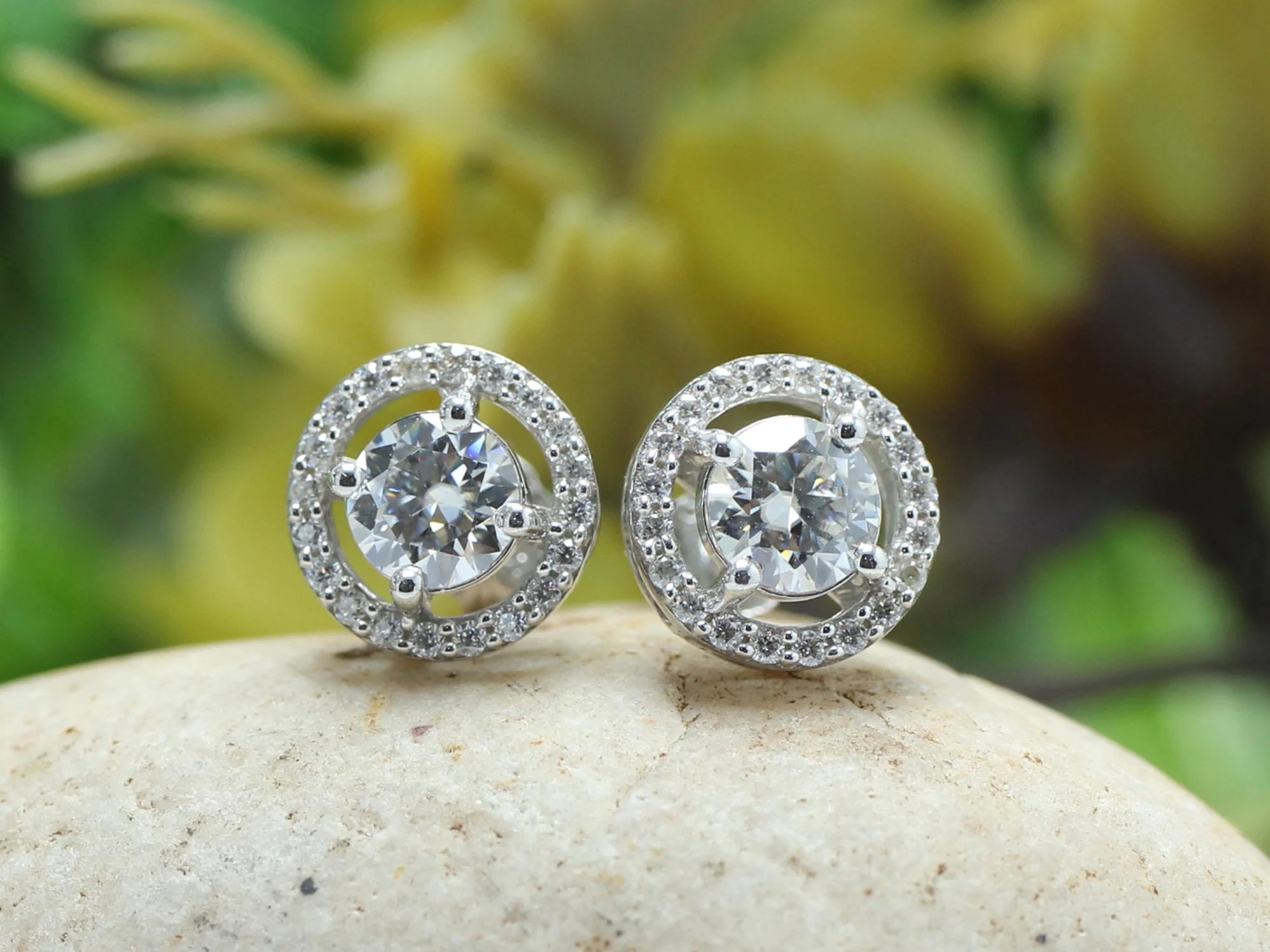 Moissanite Stud Earrings 1.20CT 5MM Lab Created Diamond In 18K White Gold Over Sterling Silver Earrings for Women Men D Color VVS1 Clarity Brilliant Halo Earring Studs