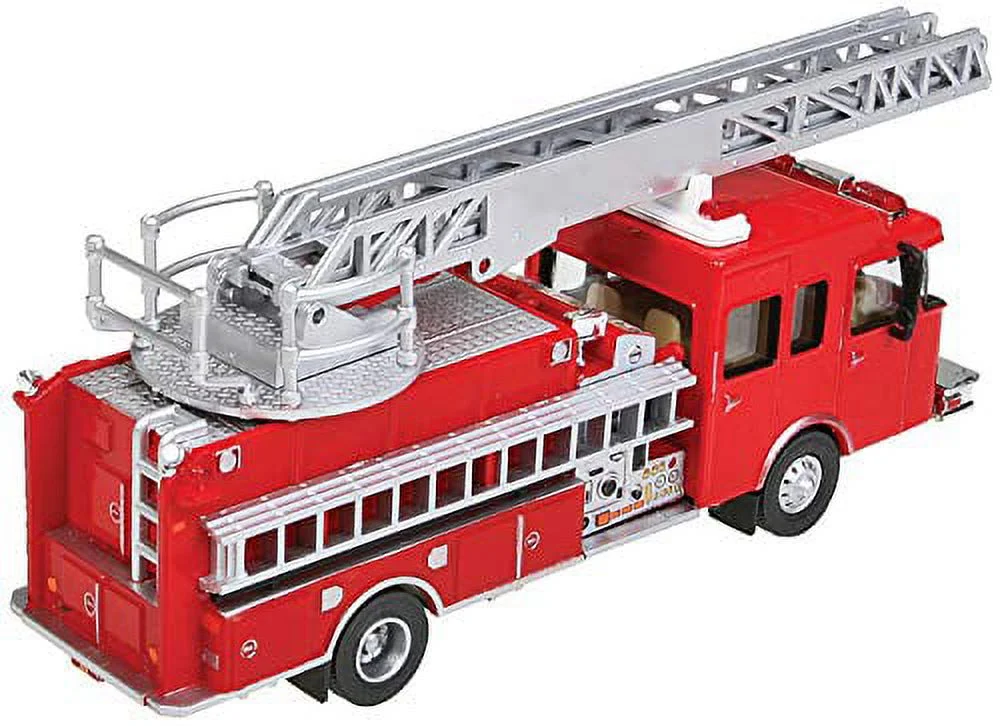Walthers HO Scale Heavy-Duty Fire Department Ladder Truck Red Emergency Vehicle