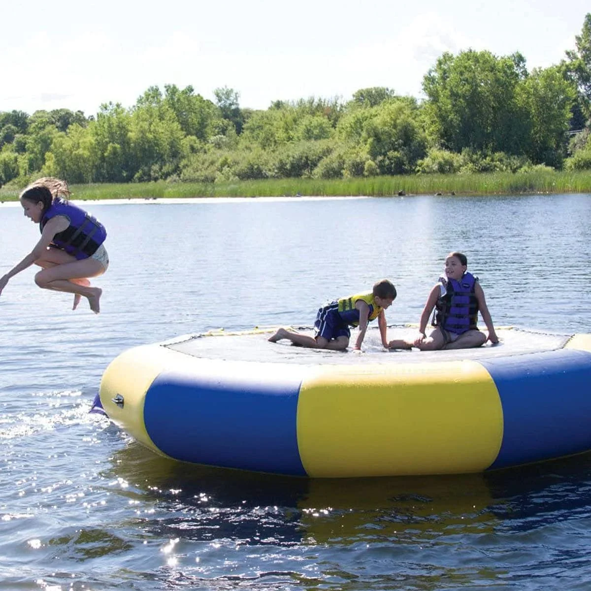 Inflatable Water Trampoline 10 feet, Professional Inflatable Water Trampoline, with Inflatable Automatic Ladder, Used for Water Sports Entertainment.