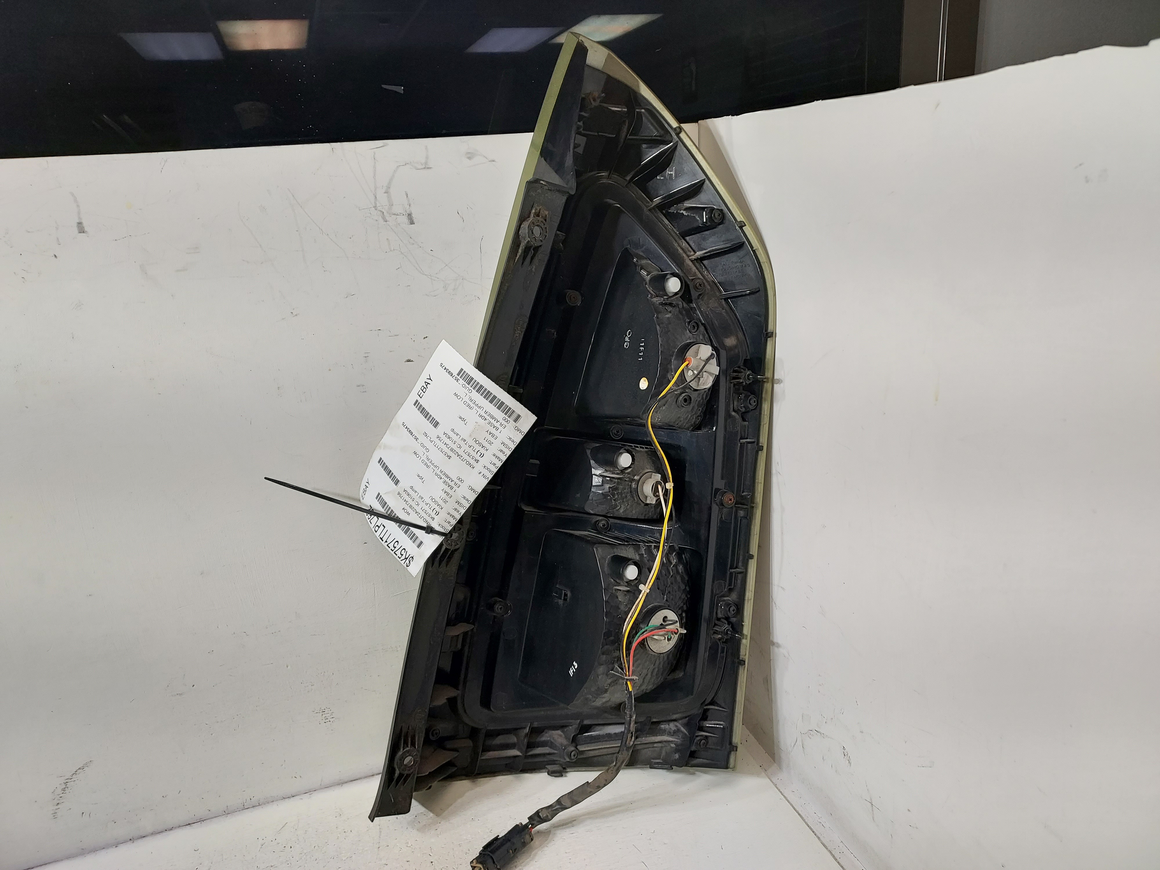 Pre-Owned 2010-2011 Kia Soul Driver Side LH Tail Light OEM LKQ (Good)