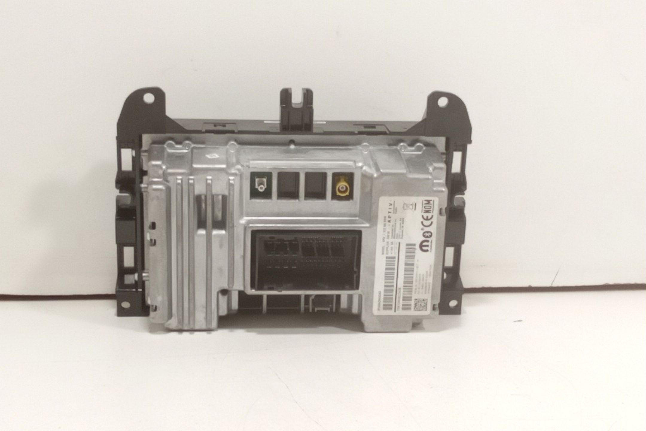 Pre-Owned 2019-2020 Dodge Durango Satellite Radio Receiver Display OEM (Good)