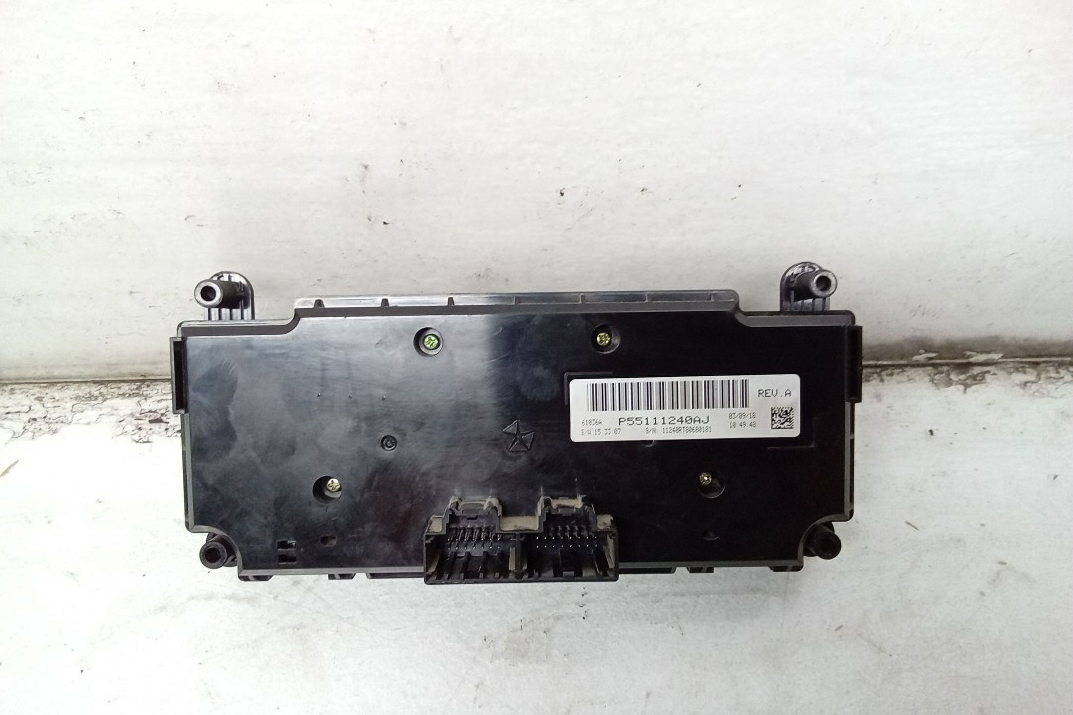 Pre-Owned 18 2018 Dodge Caravan Climate AC Heater Control OEM (Good)