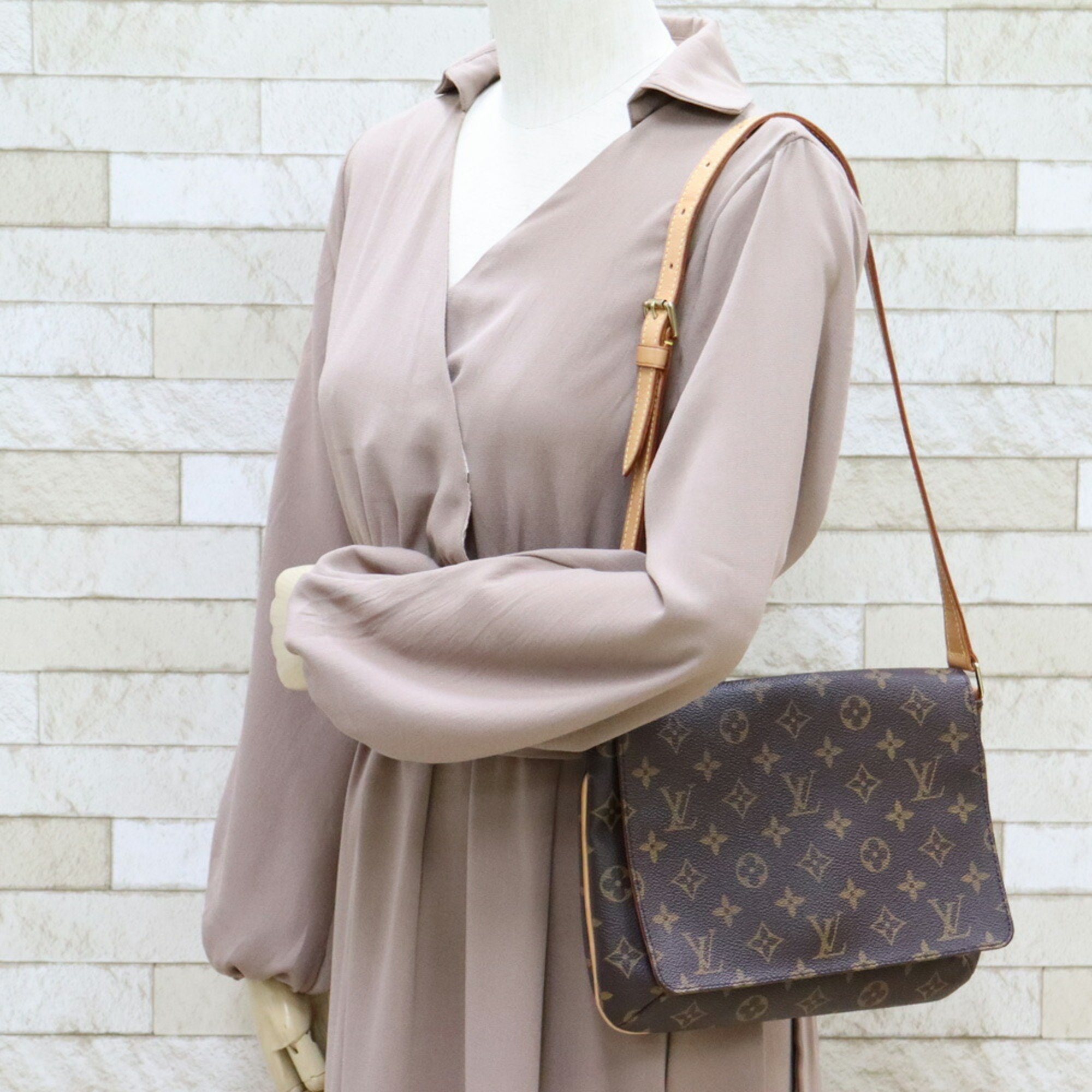 Pre-Owned LOUIS VUITTON Shoulder Bag Monogram Musette Tango M51388 Brown Women's Canvas (Good)