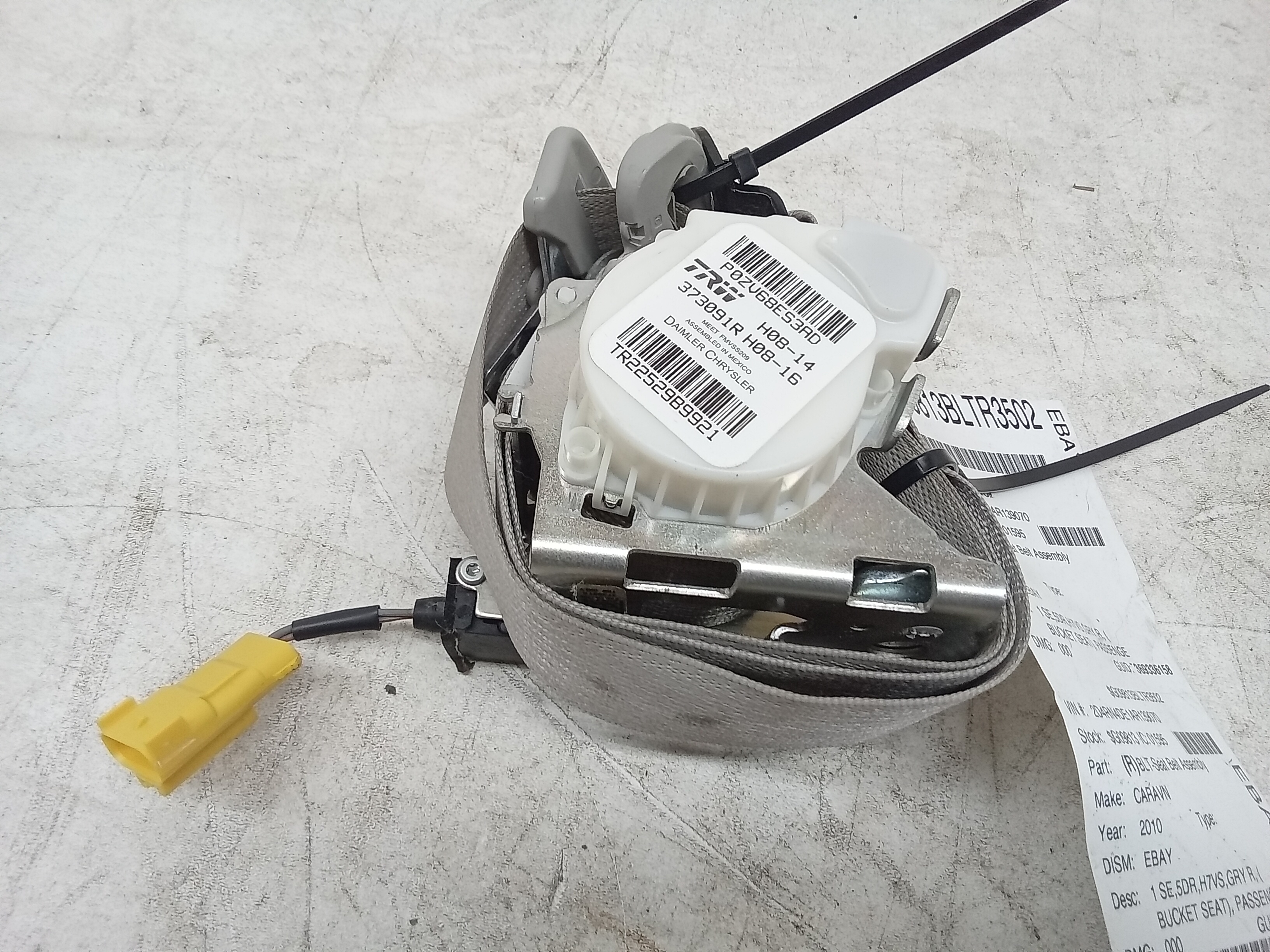 Pre-Owned 10 Dodge Caravan Front Right Passenger Seat Belt Retractor Assembly OEM (Good)