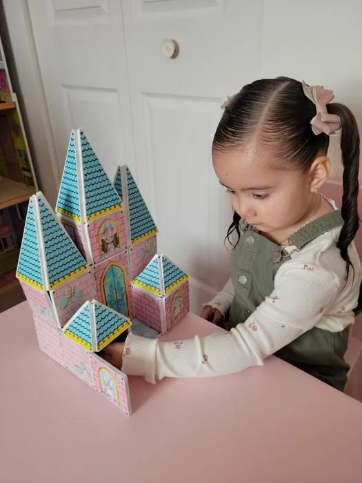 Princess Castle Magna-Tiles Structure Set