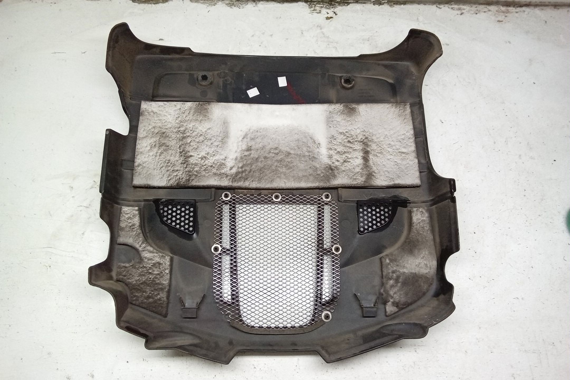 Pre-Owned 06 2006 Subaru Legacy Engine Cover 3.0L OEM (Good)