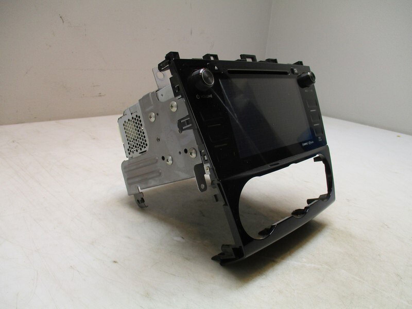 Pre-Owned 2016 Subaru Forester Radio Receiver CD Player Navigation Display OEM (Good)