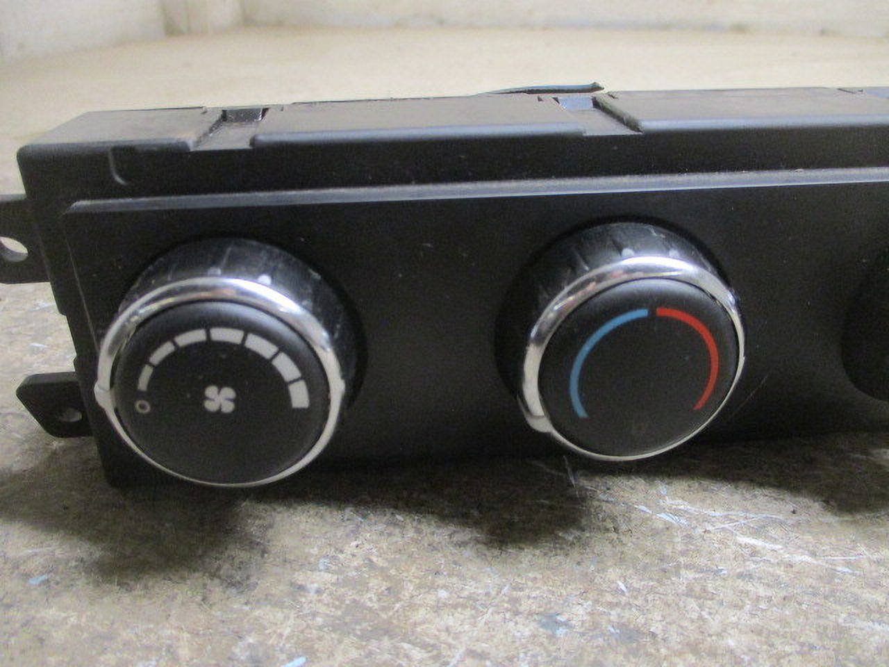 Pre-Owned Dodge Caravan Journey Rear Roof Manual Climate Temperature Control OEM LKQ (Good)