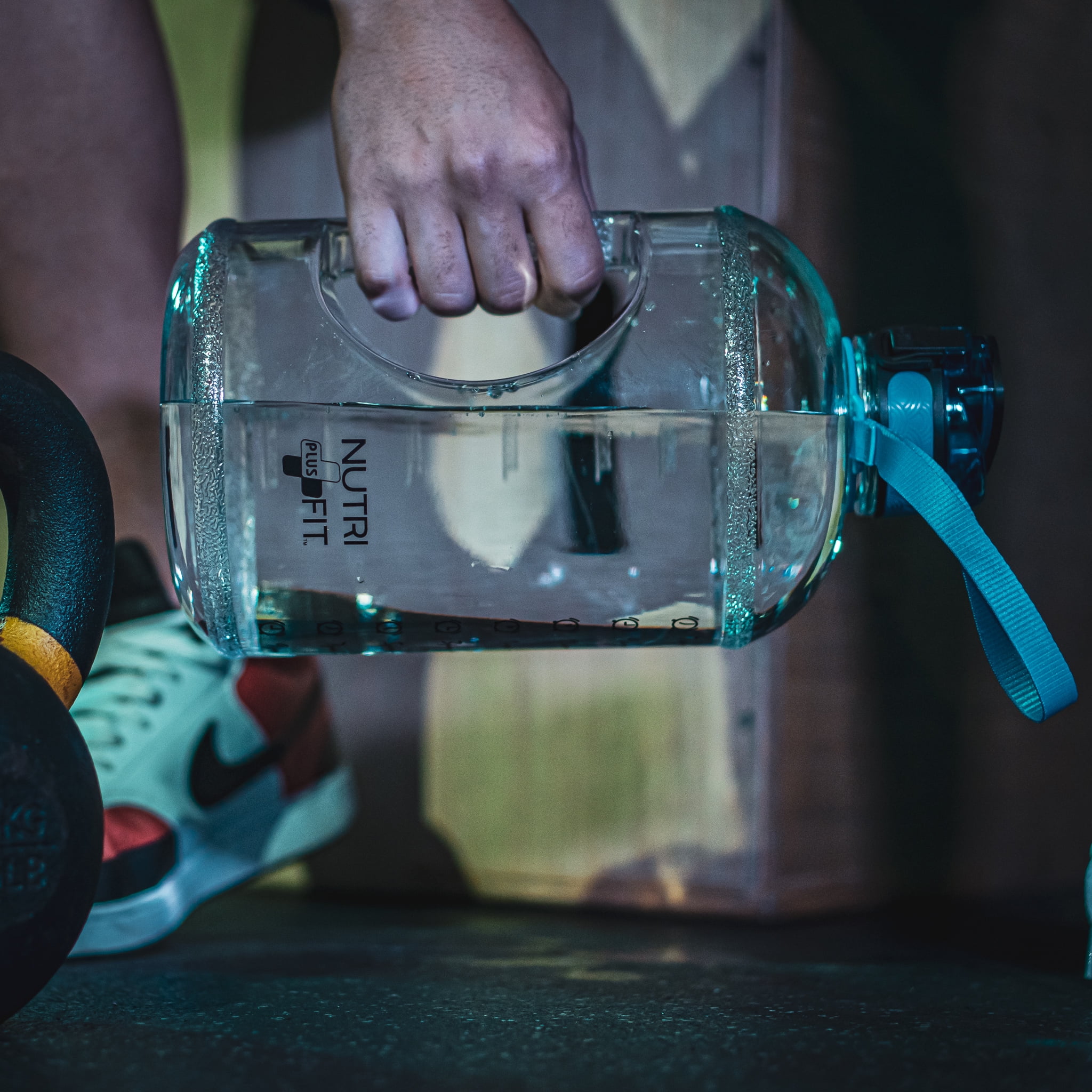 Motivational Water Gallon 128oz for Ultimate Hydration with leak-proof lid and Easy to carry handle BPA Free