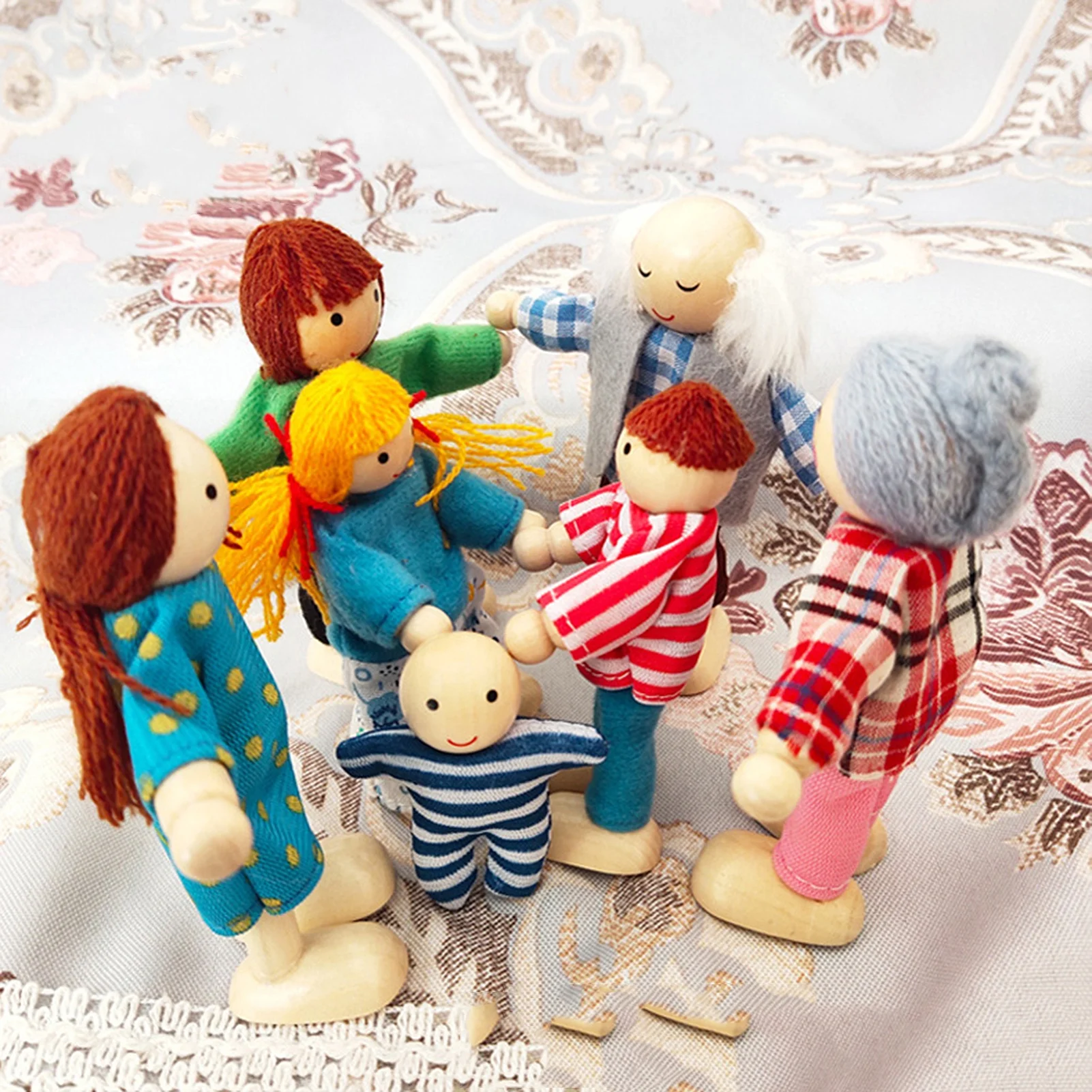 Temacd 7Pcs/Set  Mini Family doll for Dollhouse ,Cartoon Family Wooden Movable Jointed Doll Parent-child Toys Kids Gift