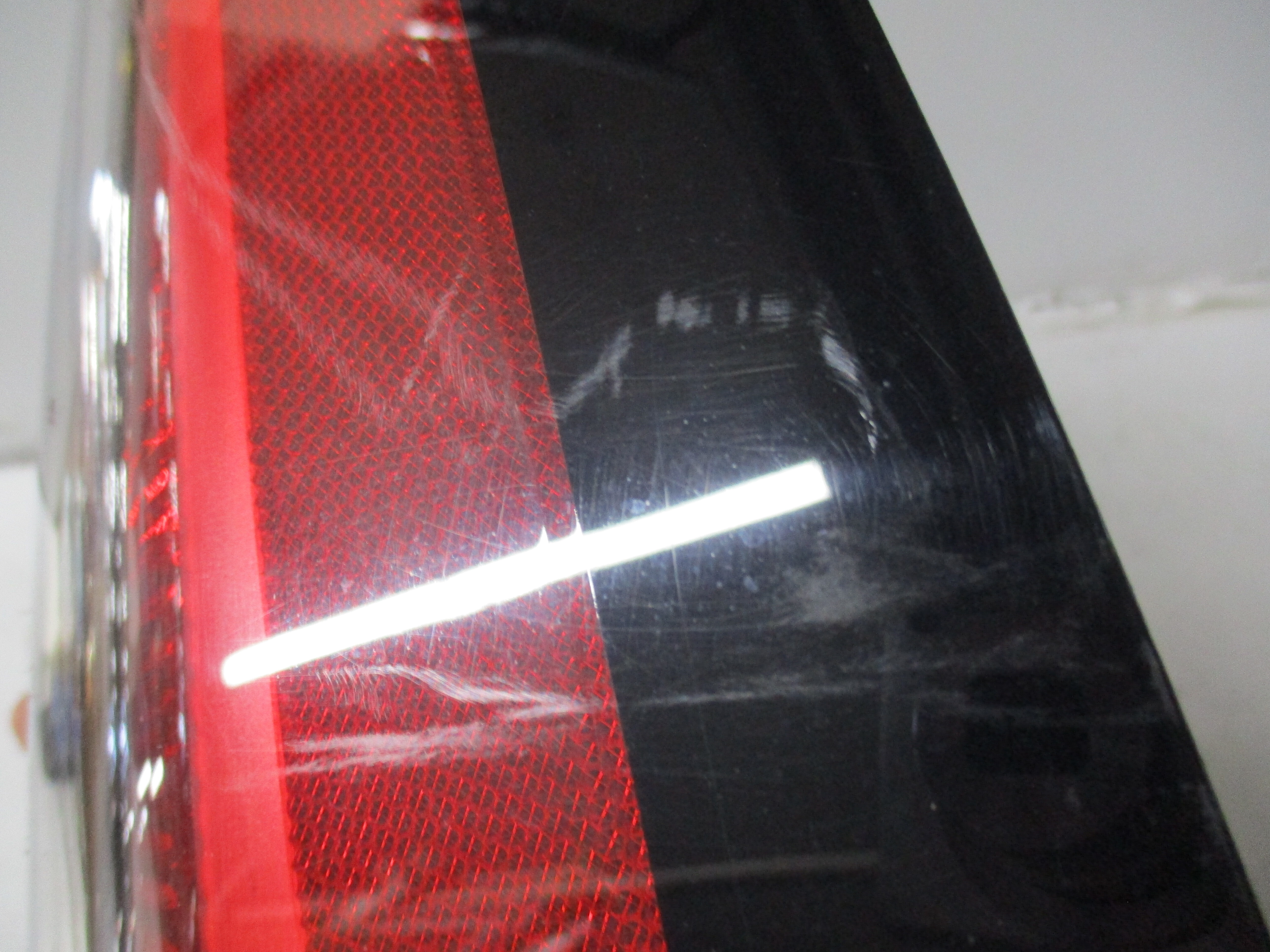 Pre-Owned 2015-19 Kia Soul Passenger RH Tail Light Lamp OEM (Good)