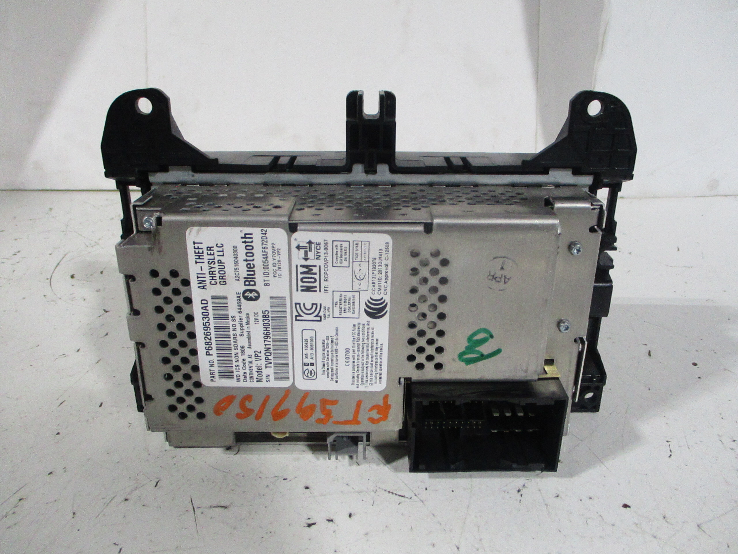 Pre-Owned 16 Dodge Durango Front Touch Screen Radio Display OEM LKQ (Good)