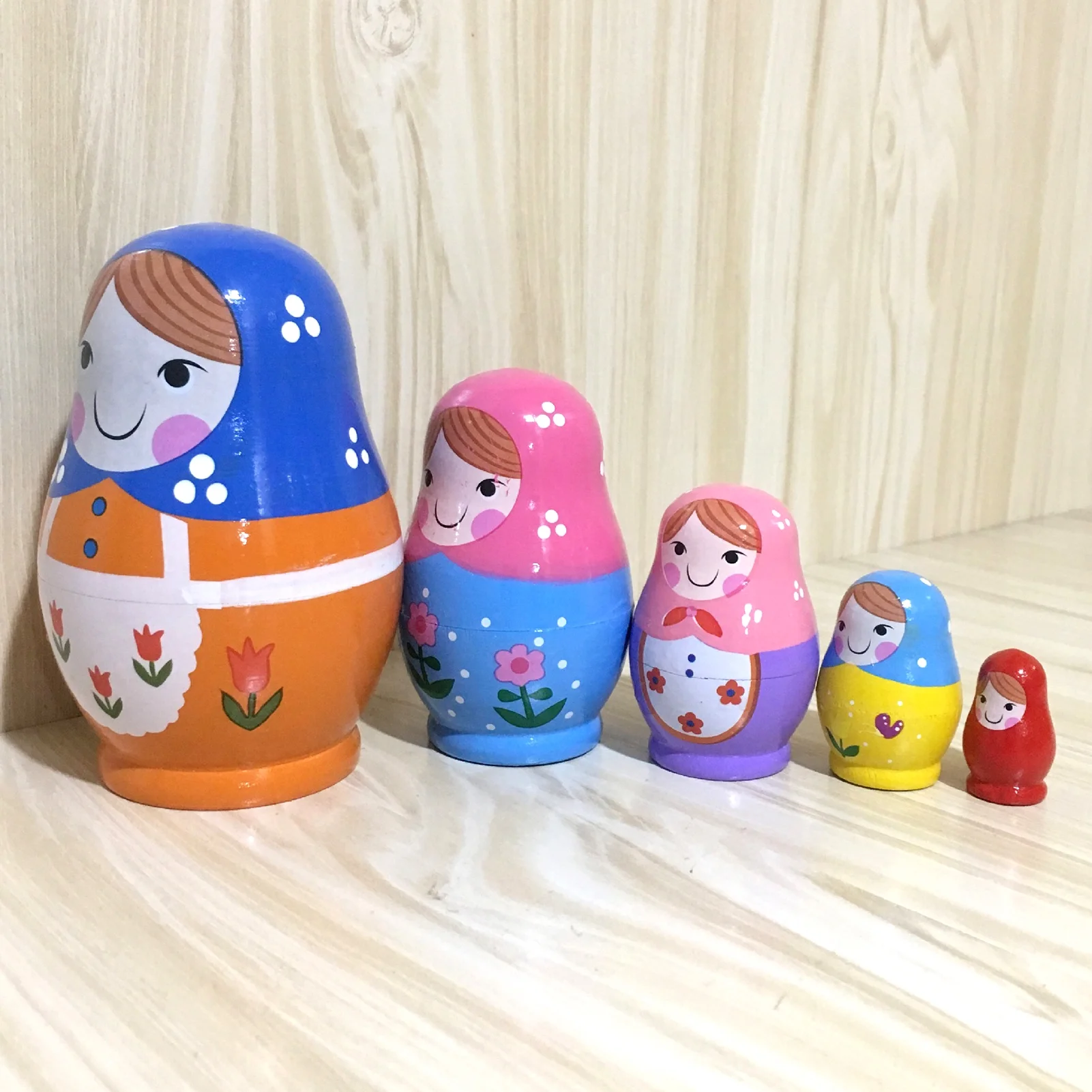 Ludlz 5-piece girls' Russian nested dolls Russian dolls Russian Dolls 5-layer Flower Girl Painting Doll Russian Matryoshka Gift Wooden Craft Model Toy