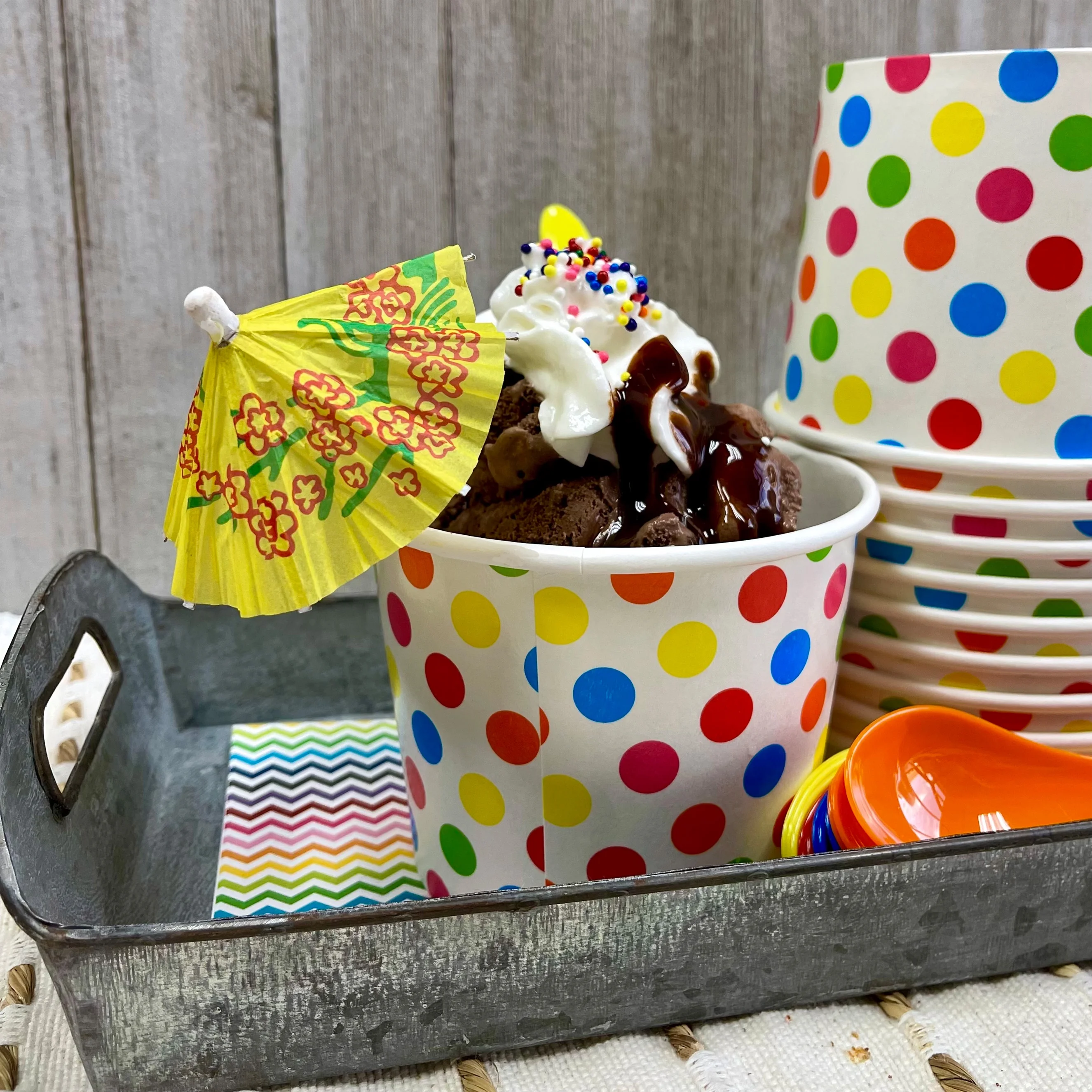 12 Pk Ice Cream Sundae Kit - 12 Oz Treat Cups, Spoons, Umbrellas