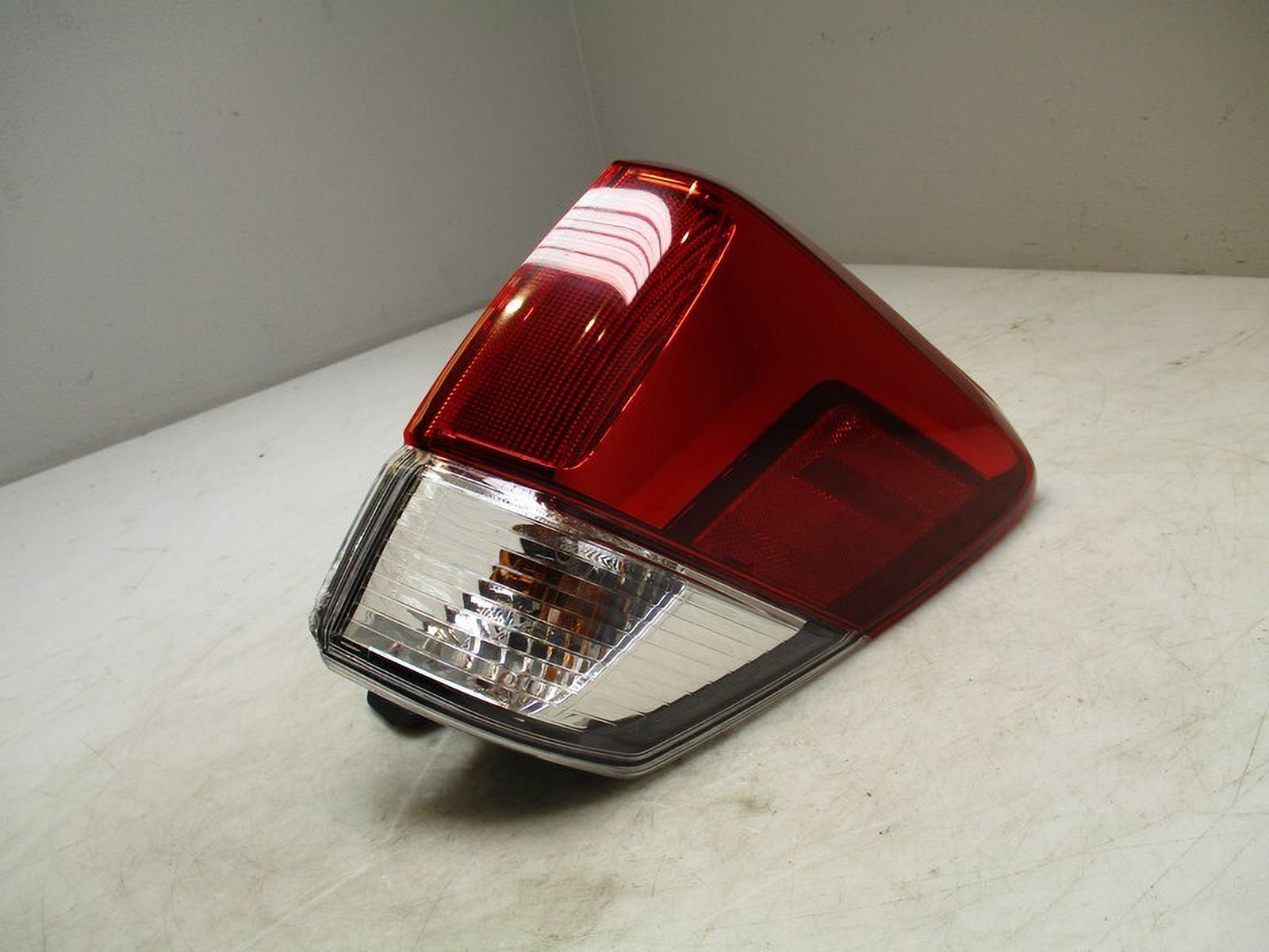 Pre-Owned 2019-2023 Subaru Forester RH Passenger Quarter Mounted Tail Light Lamp OEM (Good)