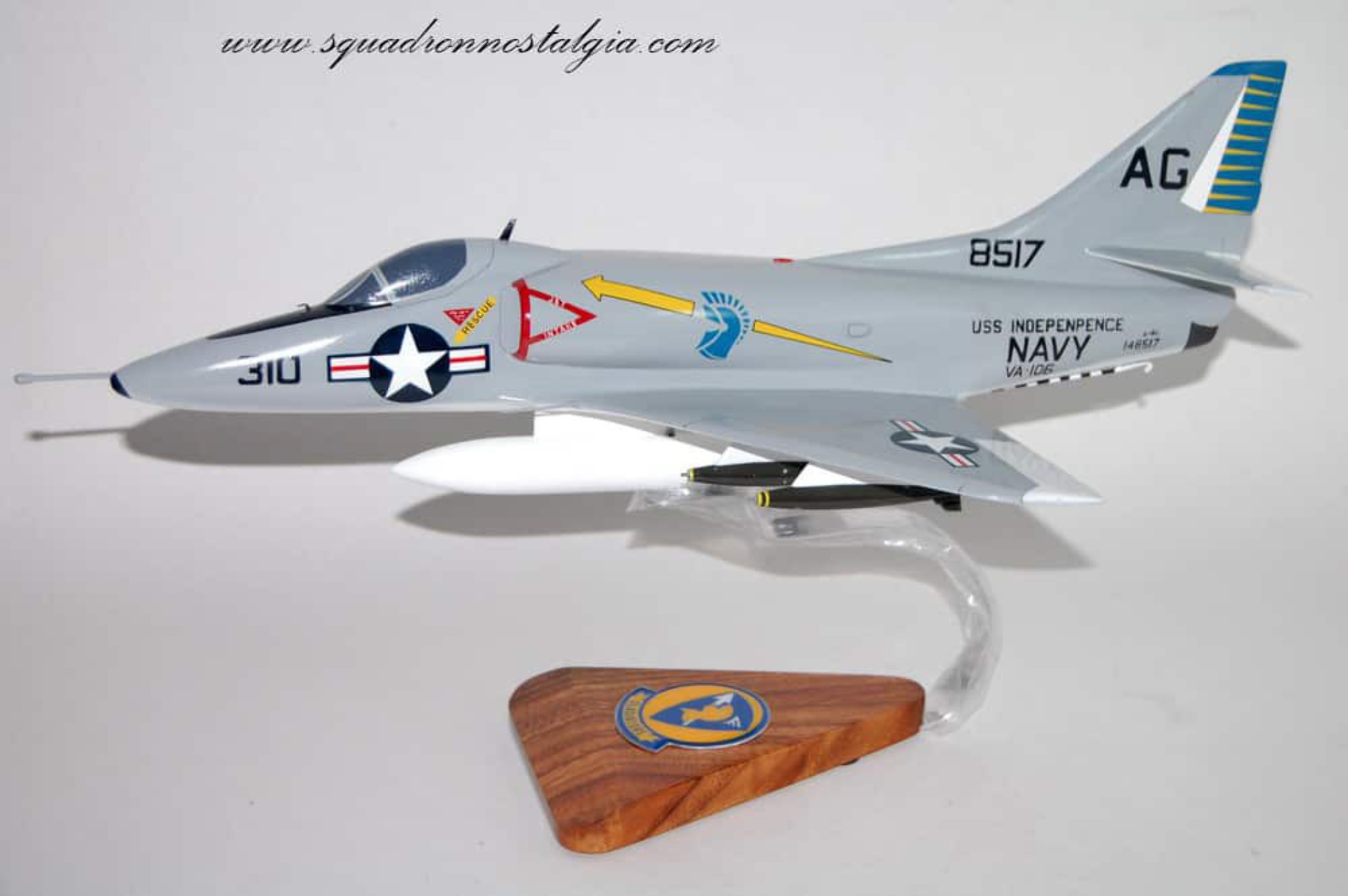 VA-106 Gladiators A-4C (1969) Model, 1/27th Scale, Mahogany, Navy