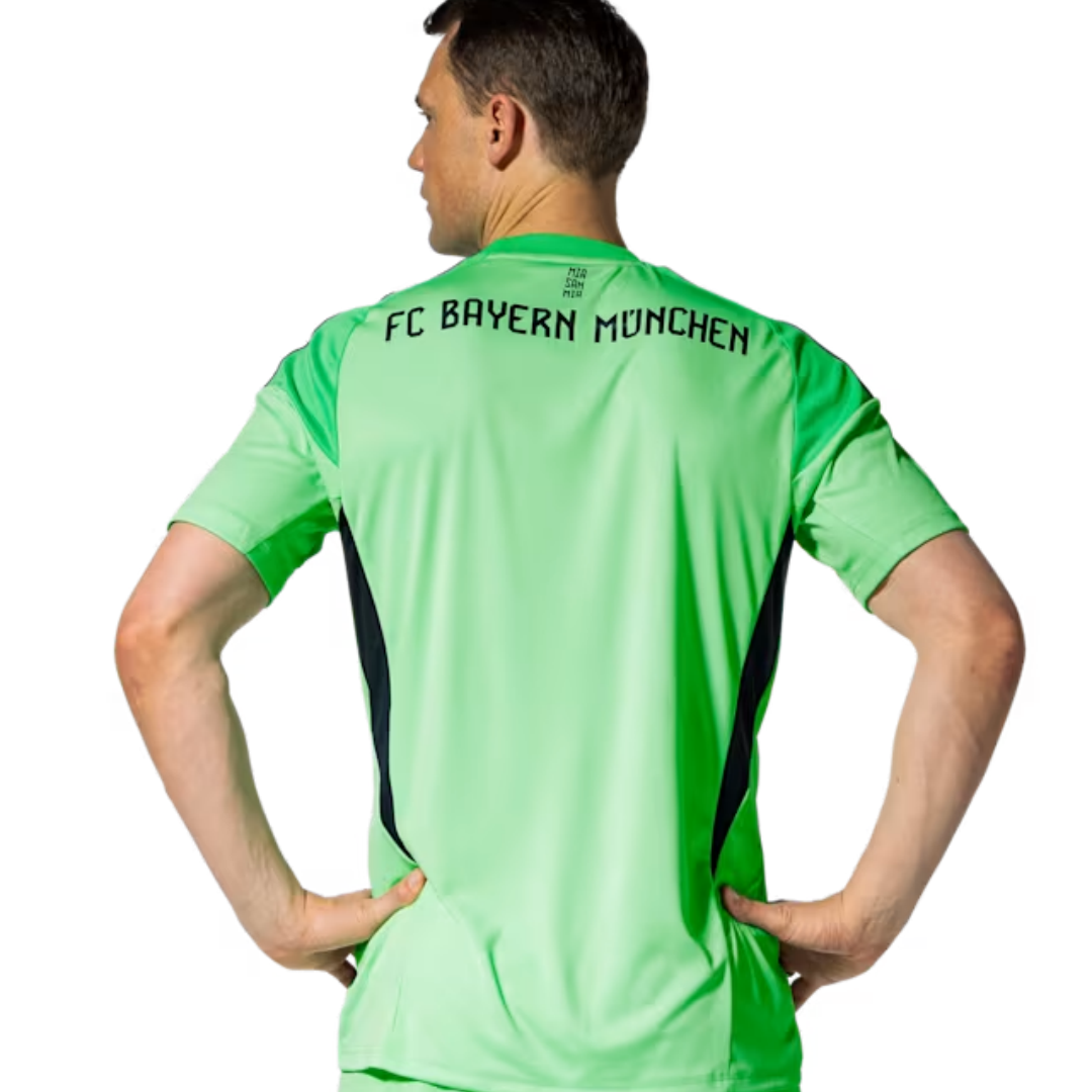 Bayern Munich Green Goalkeeper Jersey 2025/26