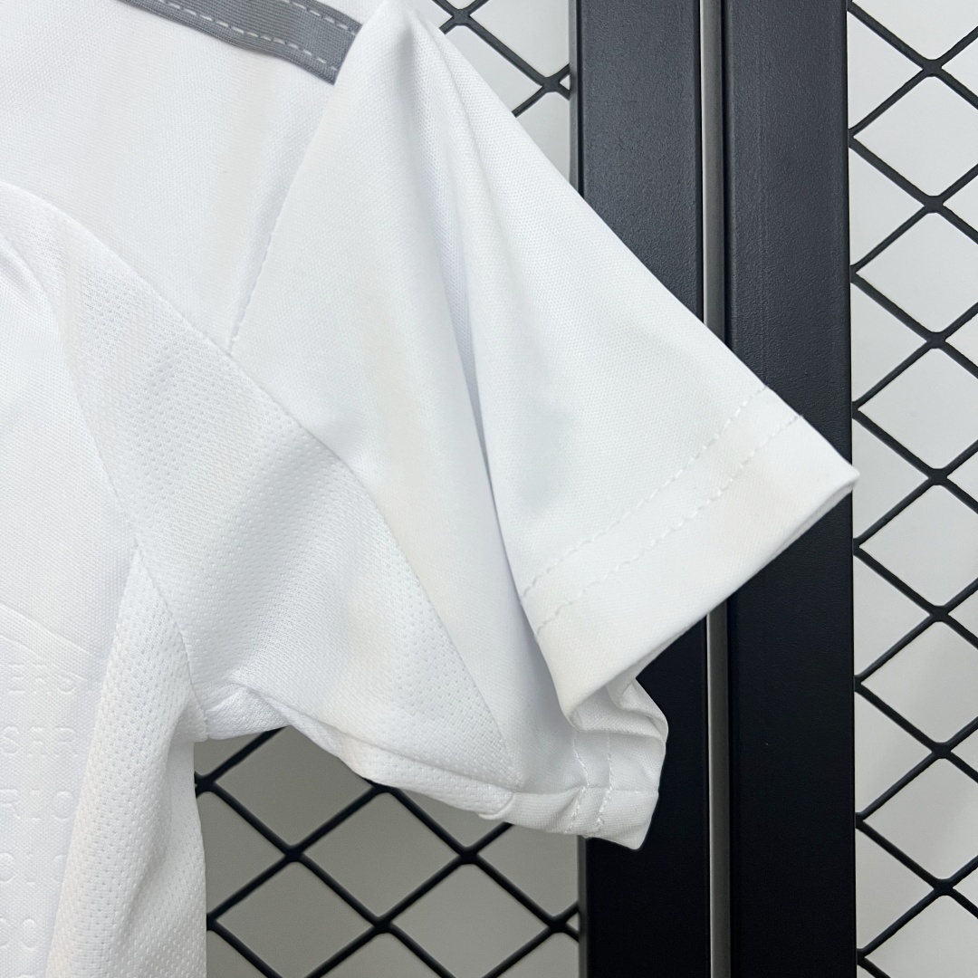 Kid's Colo Colo Home Kit 2025