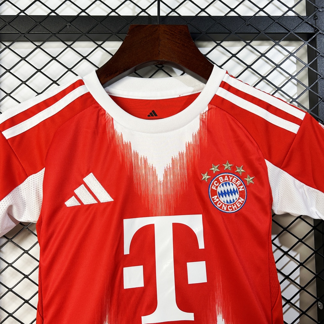 Kid's Bayern Munich Home Kit 2025/26