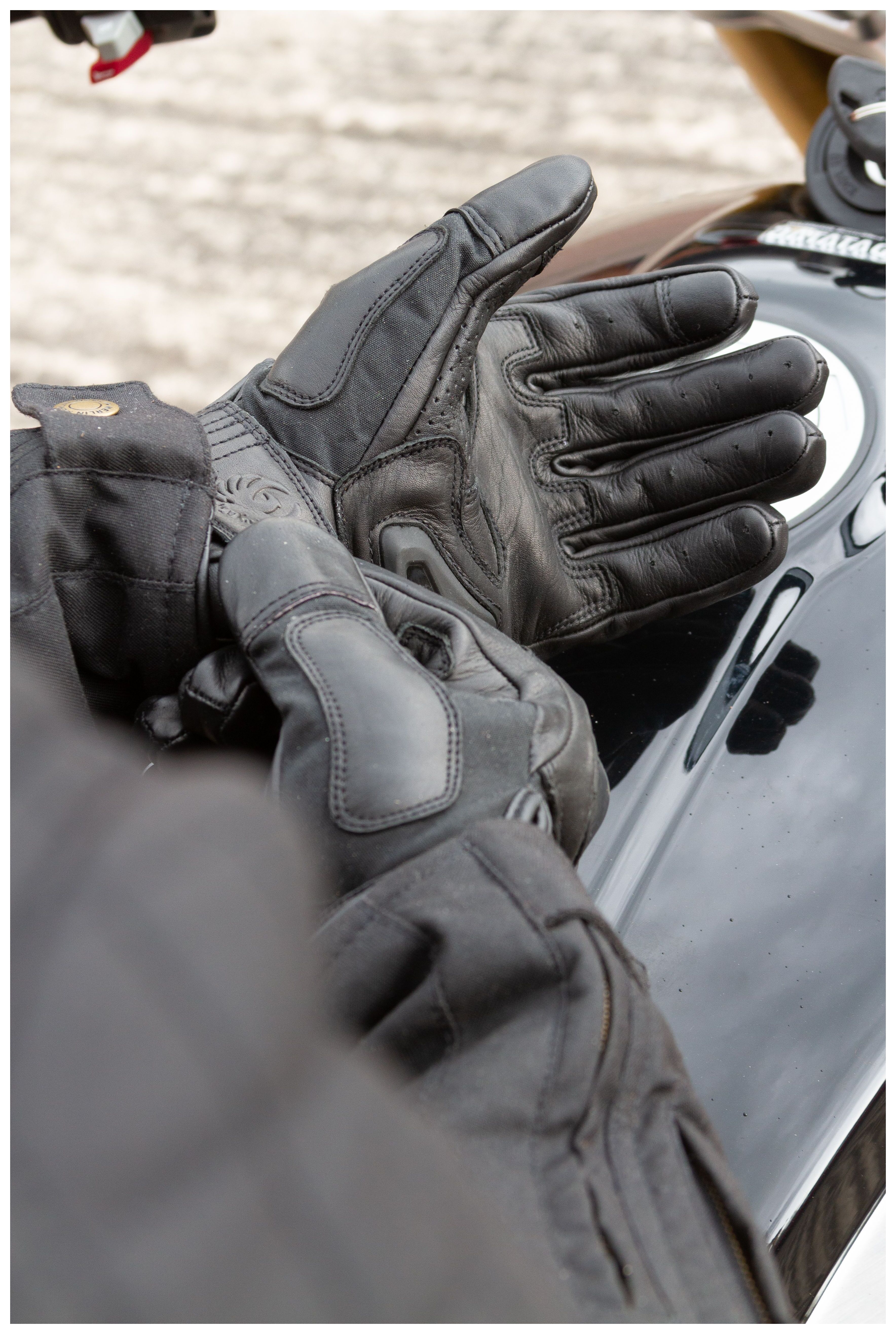 FortNine Merlin Glenn Gloves