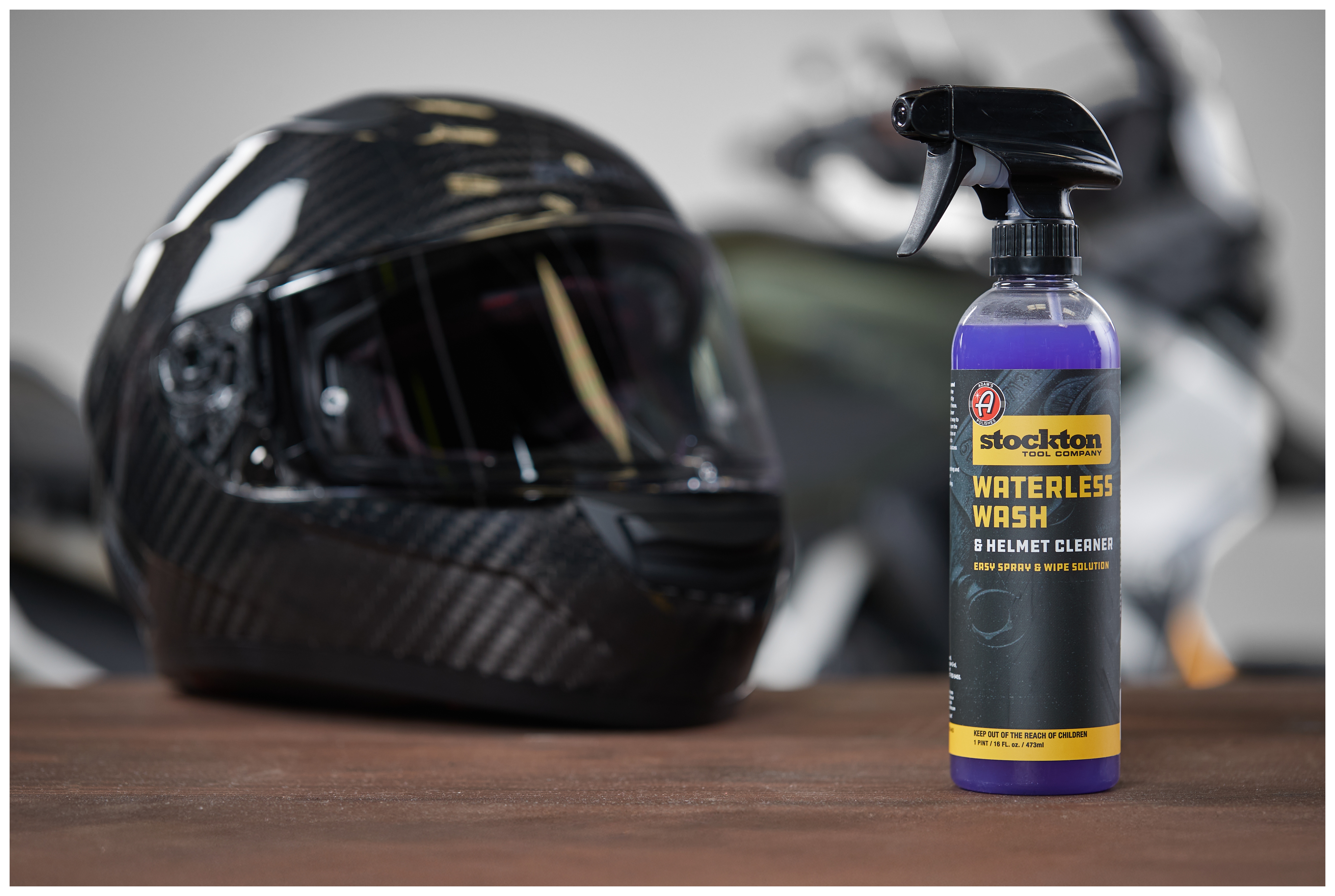 FortNine Stockton X Adam's Waterless Wash and Helmet Cleaner